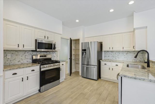 1726 Emerald Lake Court, Houston, TX 77062