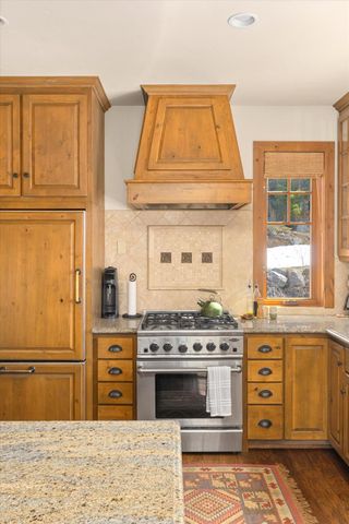 110 Flynn Rd, Bear Valley, CA 95223