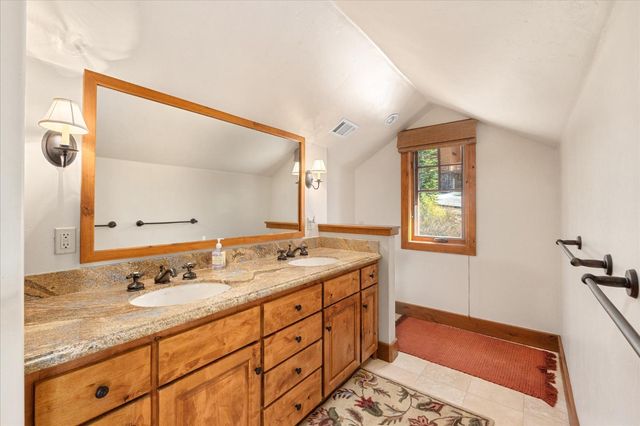 110 Flynn Rd, Bear Valley, CA 95223