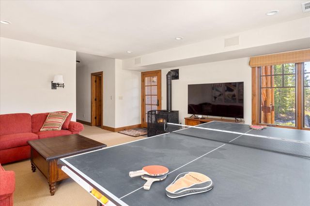 110 Flynn Rd, Bear Valley, CA 95223