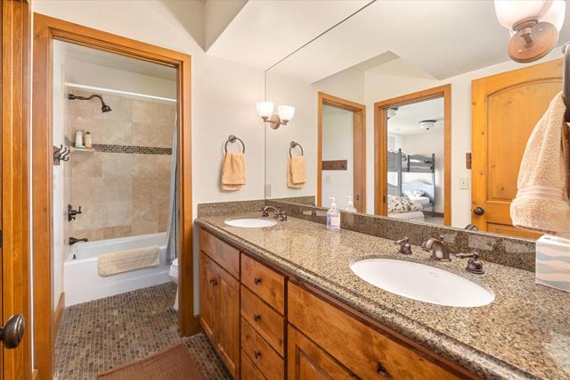 110 Flynn Rd, Bear Valley, CA 95223