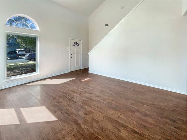 2007 Cottonwood Dr, Portland, TX 78374