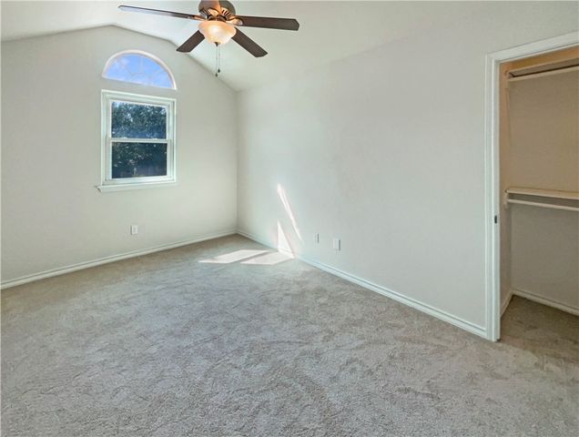 2007 Cottonwood Dr, Portland, TX 78374