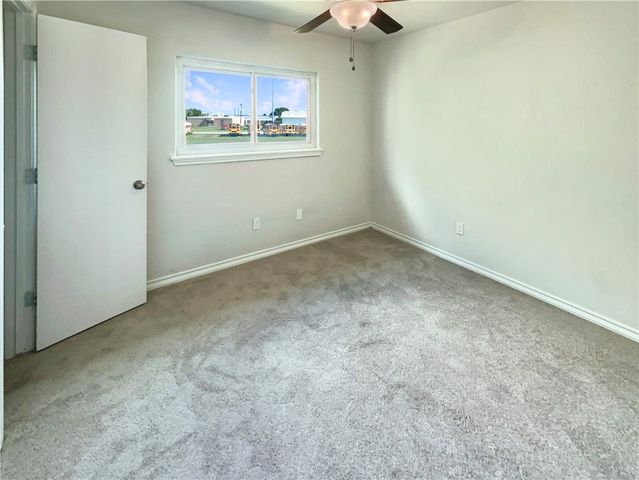 2007 Cottonwood Dr, Portland, TX 78374