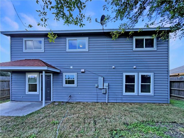 2007 Cottonwood Dr, Portland, TX 78374