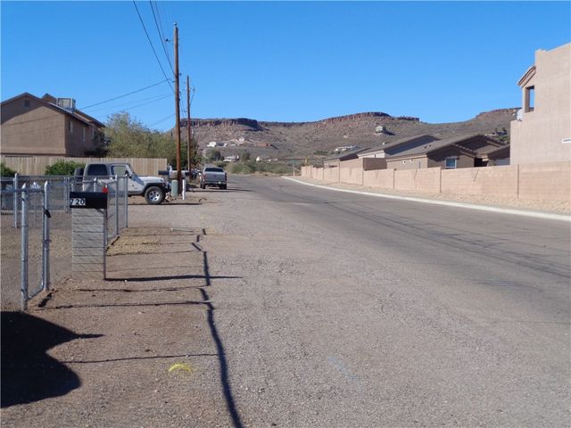 720 Wilshire Avenue, Kingman, AZ 86409