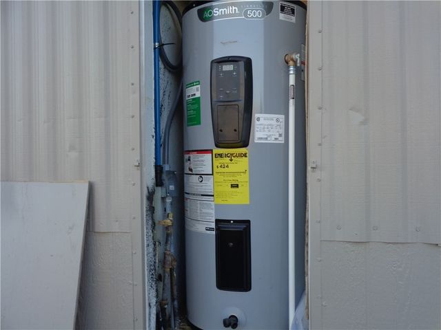 720 Wilshire Avenue, Kingman, AZ 86409