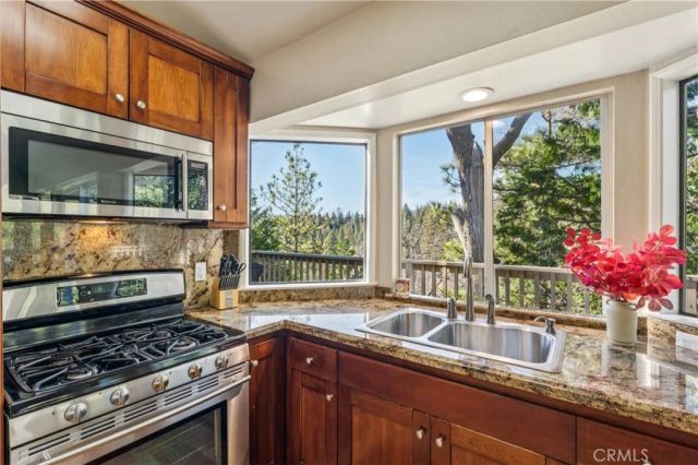 27391 Peninsula, Lake Arrowhead, CA 92352