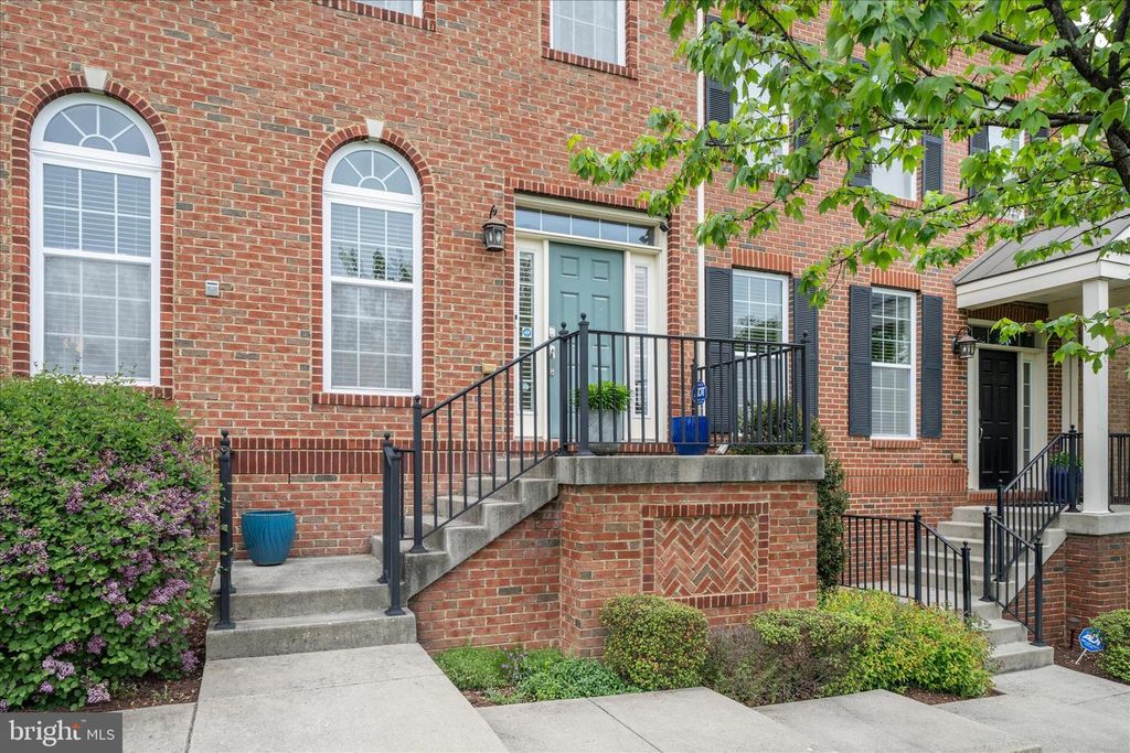 Image 3 of property listing at 7673 ELMCREST RD, Hanover, MD 21076