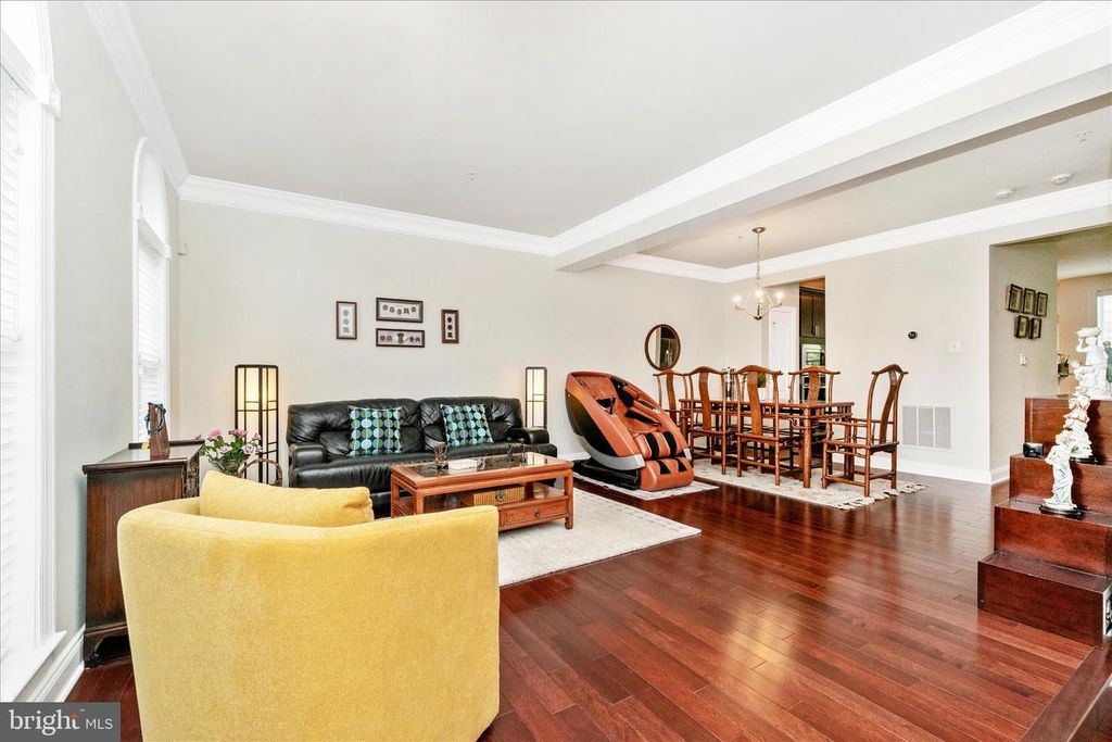 Image 5 of property listing at 7673 ELMCREST RD, Hanover, MD 21076