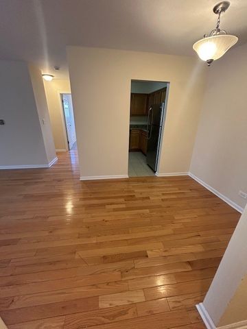 7449 Washington Street 208, Forest Park, IL 60130