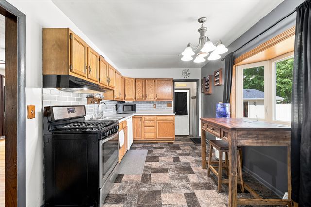 320 E Diehl Avenue, Des Moines, IA 50315
