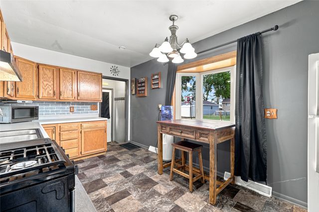 320 E Diehl Avenue, Des Moines, IA 50315