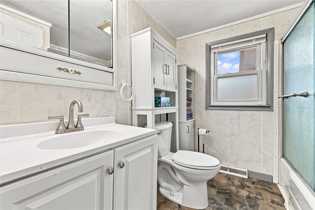 320 E Diehl Avenue, Des Moines, IA 50315
