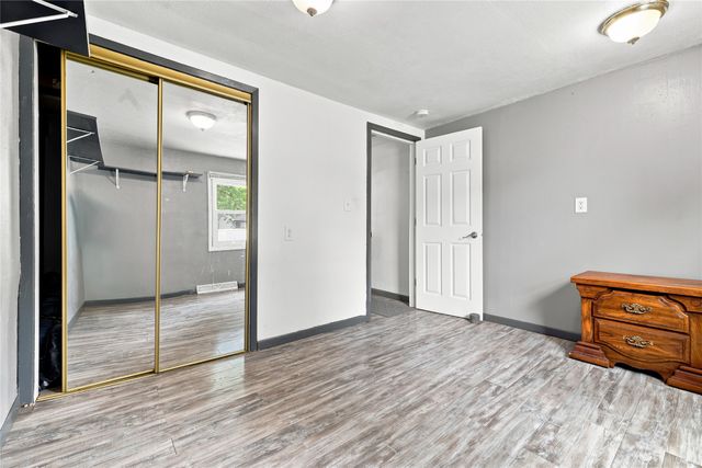 320 E Diehl Avenue, Des Moines, IA 50315