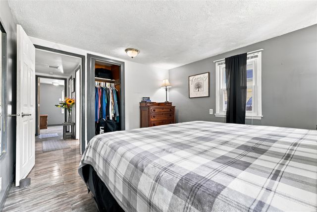 320 E Diehl Avenue, Des Moines, IA 50315
