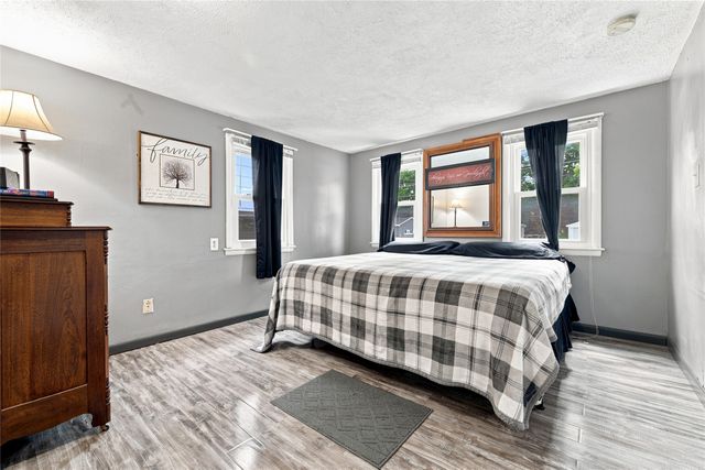 320 E Diehl Avenue, Des Moines, IA 50315
