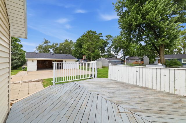 320 E Diehl Avenue, Des Moines, IA 50315