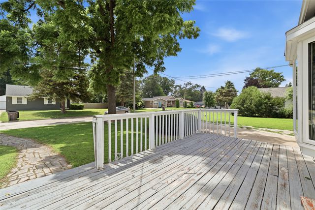 320 E Diehl Avenue, Des Moines, IA 50315