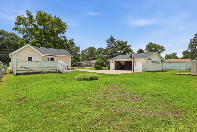 320 E Diehl Avenue, Des Moines, IA 50315