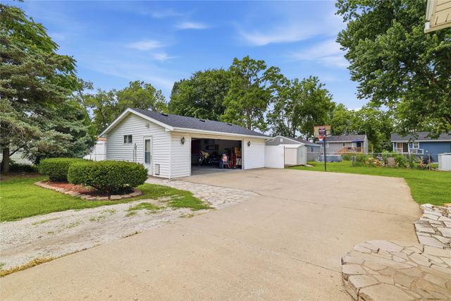 320 E Diehl Avenue, Des Moines, IA 50315
