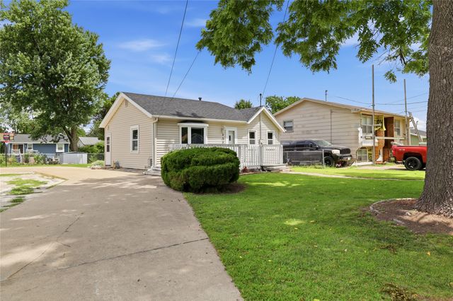 320 E Diehl Avenue, Des Moines, IA 50315