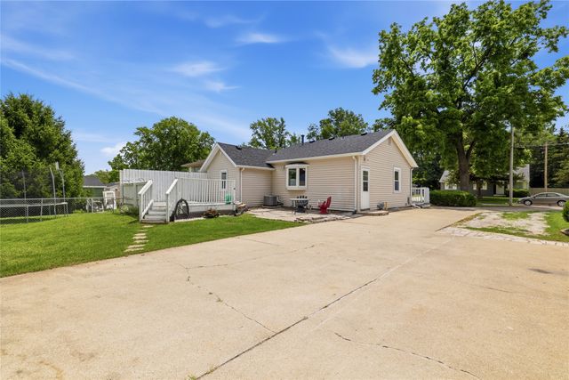 320 E Diehl Avenue, Des Moines, IA 50315