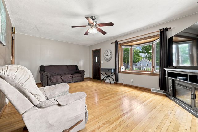 320 E Diehl Avenue, Des Moines, IA 50315
