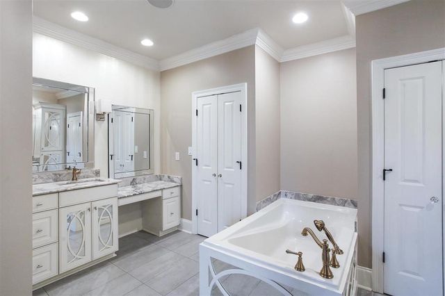 912 S Kade Lane, Lake Charles, LA 70605