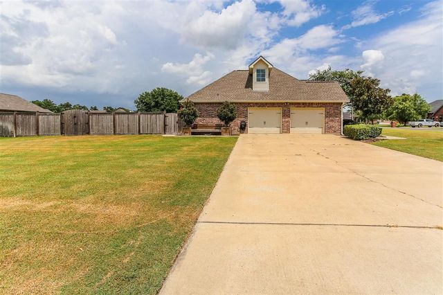 912 S Kade Lane, Lake Charles, LA 70605