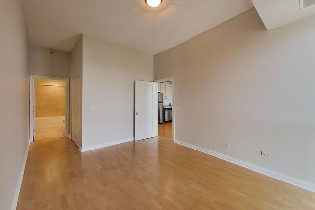 230 W Division Street 1407, Chicago, IL 60610