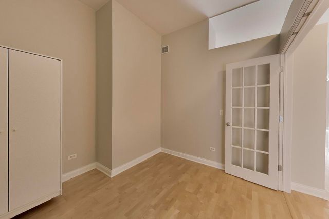 230 W Division Street 1407, Chicago, IL 60610