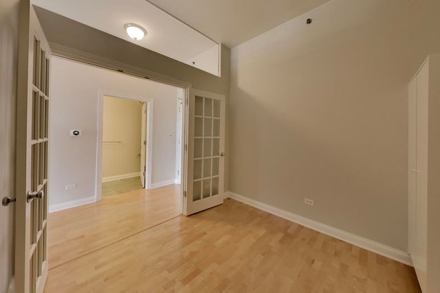 230 W Division Street 1407, Chicago, IL 60610