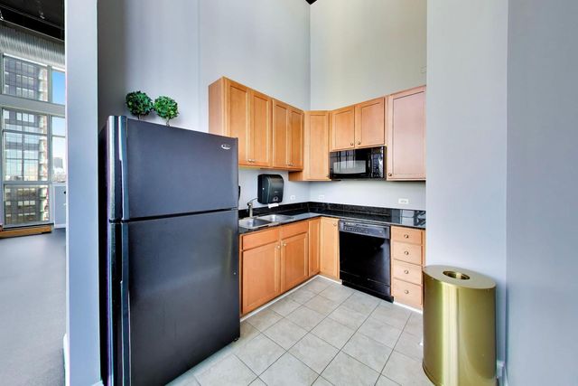 230 W Division Street 1407, Chicago, IL 60610