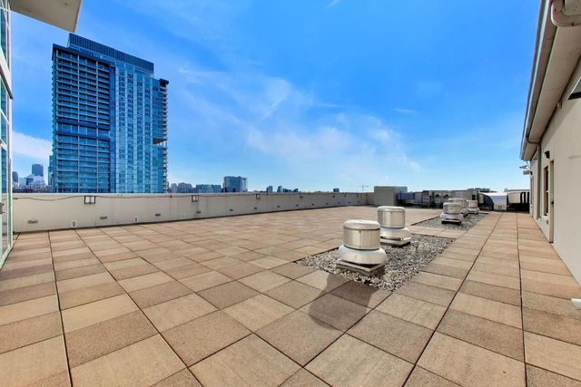 230 W Division Street 1407, Chicago, IL 60610