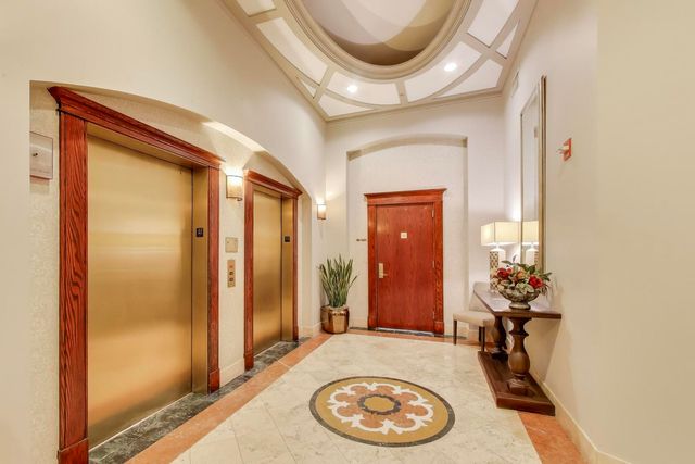 230 W Division Street 1407, Chicago, IL 60610