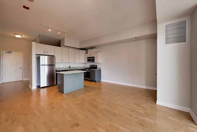 230 W Division Street 1407, Chicago, IL 60610