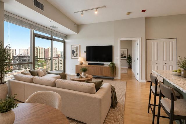 230 W Division Street 1407, Chicago, IL 60610