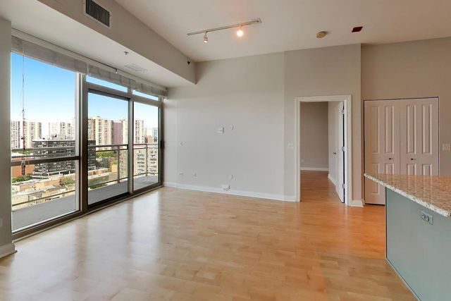 230 W Division Street 1407, Chicago, IL 60610