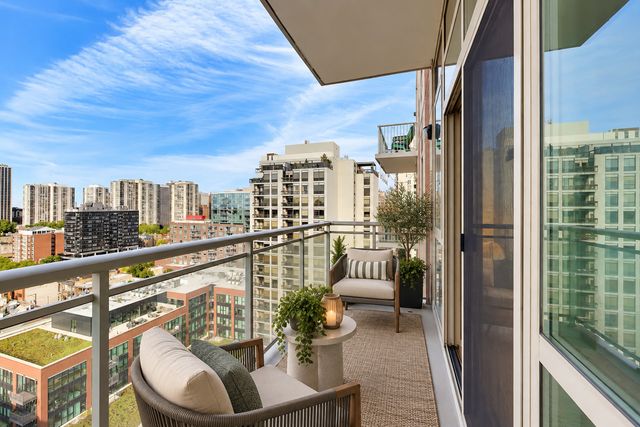 230 W Division Street 1407, Chicago, IL 60610
