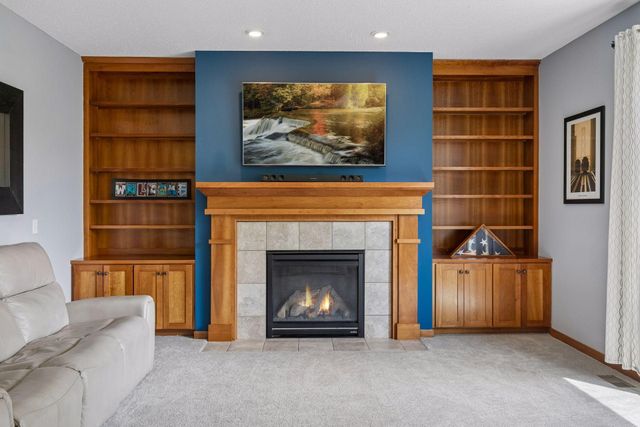 3742 Crosscliffe Path, Rosemount, MN 55068