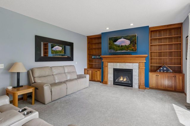 3742 Crosscliffe Path, Rosemount, MN 55068