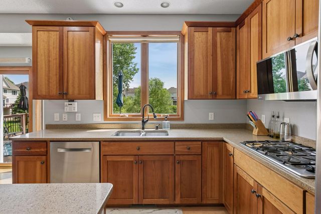 3742 Crosscliffe Path, Rosemount, MN 55068