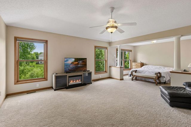 3742 Crosscliffe Path, Rosemount, MN 55068