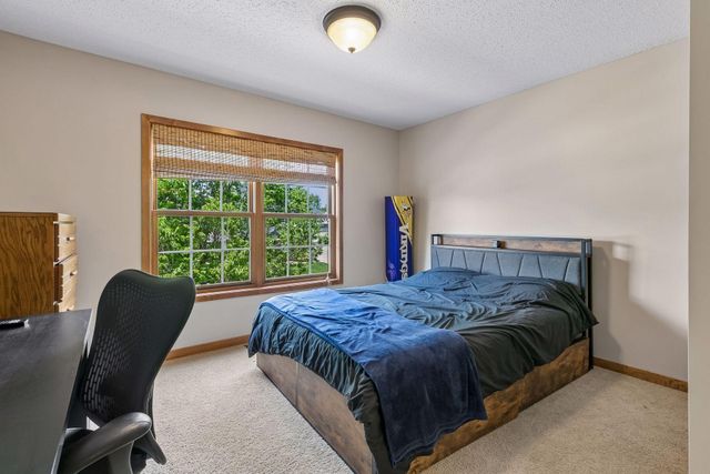 3742 Crosscliffe Path, Rosemount, MN 55068