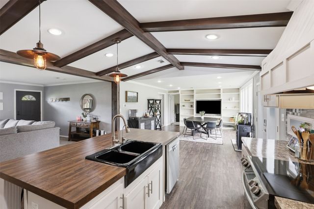 237 County Road 4927, Trenton, TX 75490