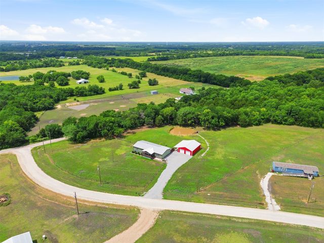237 County Road 4927, Trenton, TX 75490