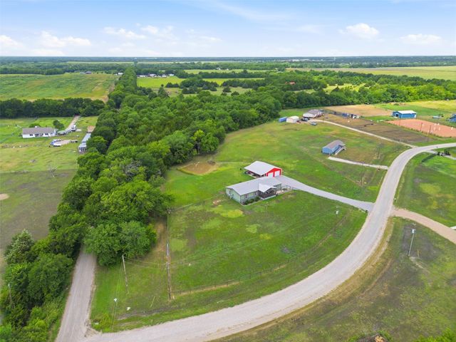 237 County Road 4927, Trenton, TX 75490