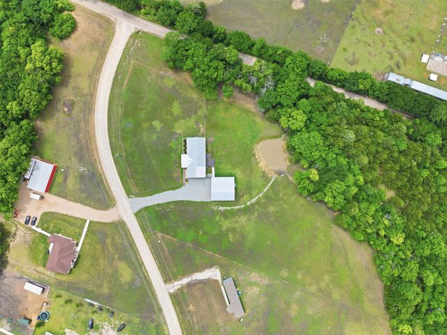 237 County Road 4927, Trenton, TX 75490