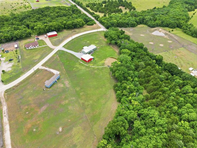 237 County Road 4927, Trenton, TX 75490